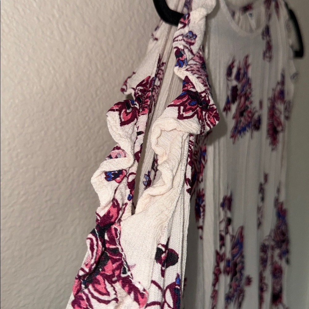 Floral Ruffle Sleeve Top - Picture 3 of 4